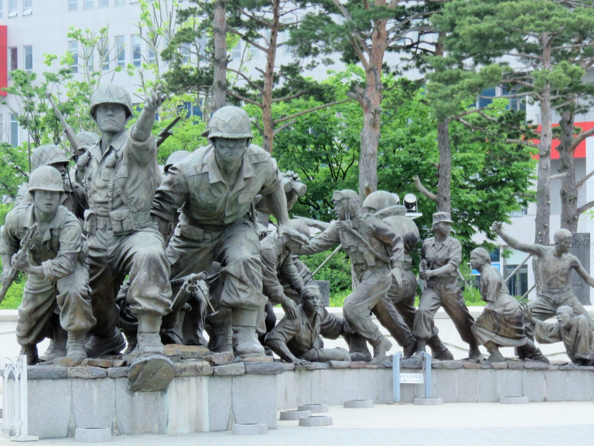 Seoul War Museum Soldiers