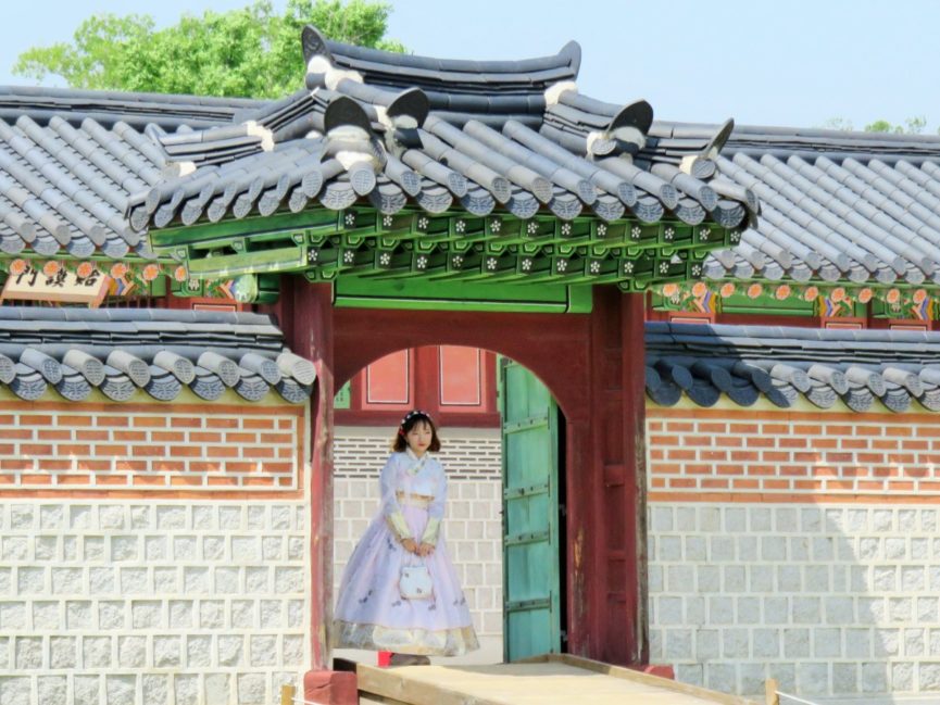 Girl in Hanbok at Gyeongbokgung Palace