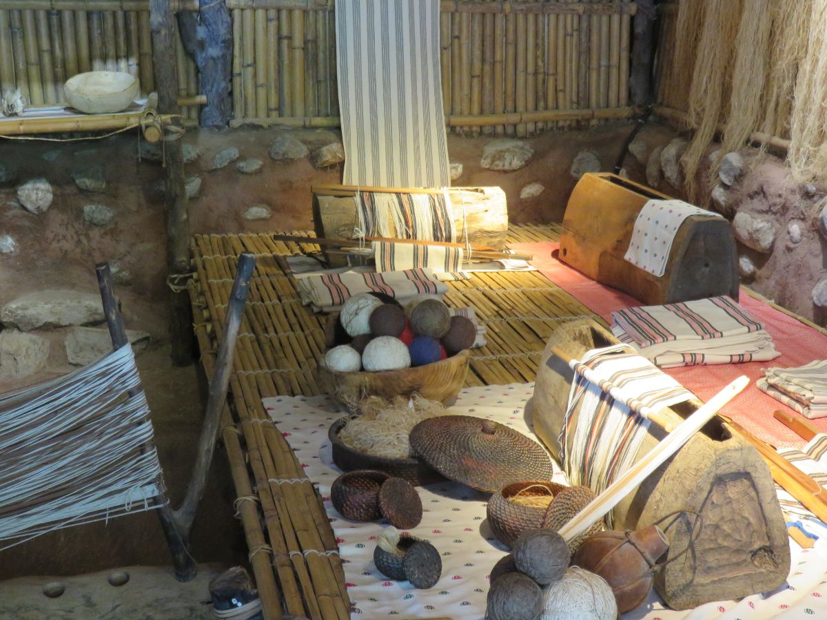 Indigenous Taroko weaving equipment 