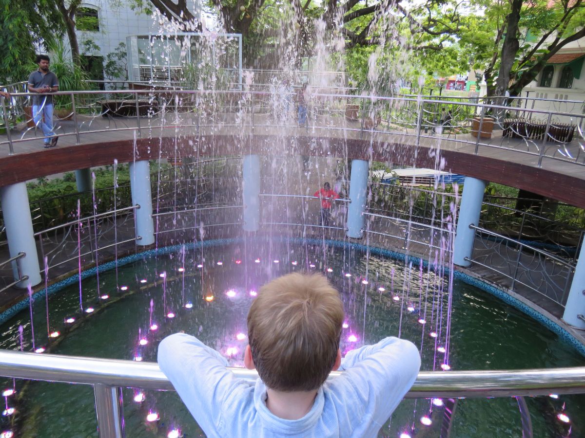 boy looking at fountain show in Rasrani Bageecha