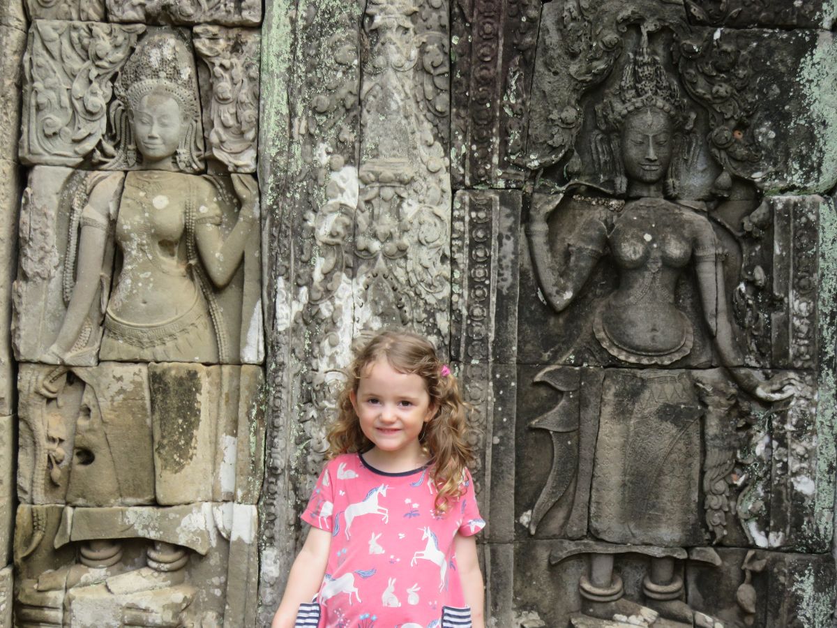 girl in Angkor Wat 