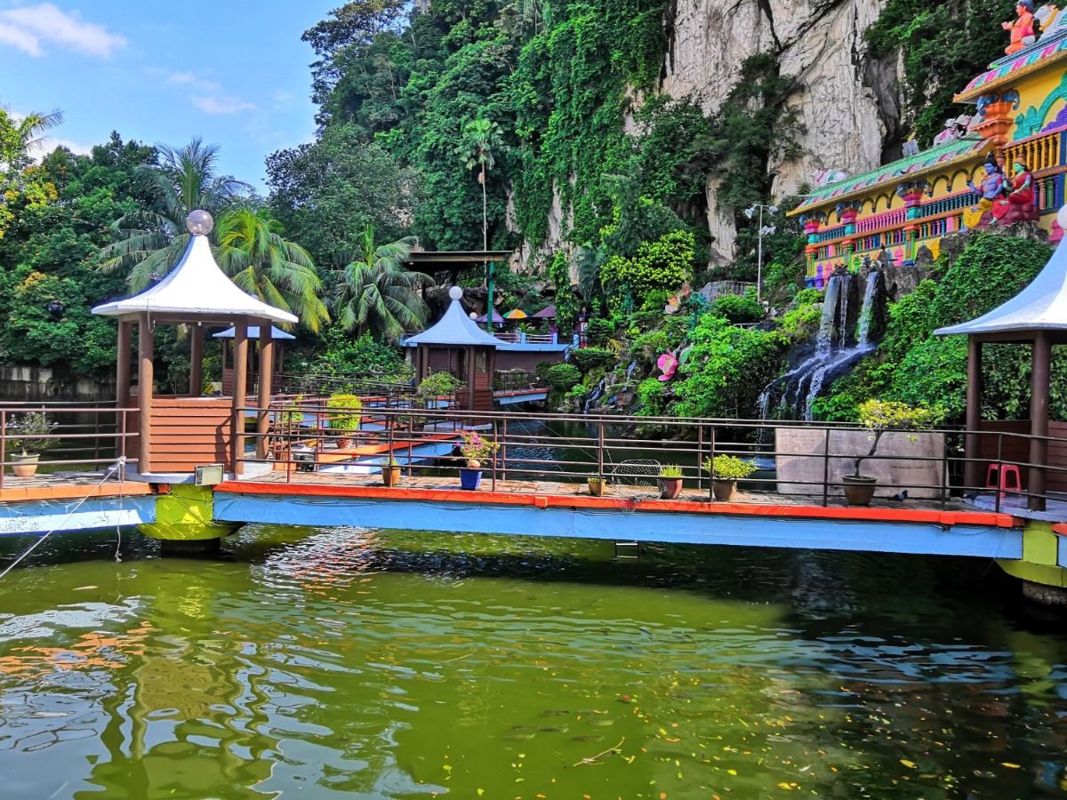 lakes at Batu Caves zoo